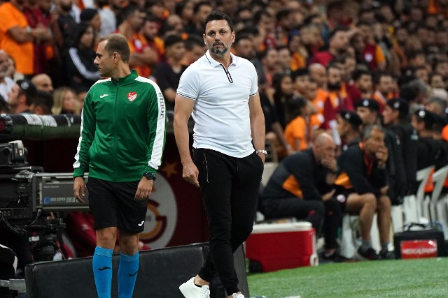 Erol Bulut, İngiltere Championship ekibi Cardiff City'in yeni teknik direktörü oldu.