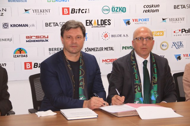 Spor Toto 1. Lig’in yeni ekibi Kocaelispor yeni teknik direktörü Ertuğrul Sağlam ile 2 yıllık sözleşme imzaladı. Sağlam, "Tarihinde ve genlerinde futbol değerleri olarak fark oluşturan bir camiada olduğumun farkındayım" dedi.