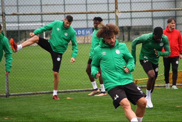 Çaykur Rizespor'da 6 ayrılık kesinleşti. Kulüp, kadrosuna kiralık olarak kattığı 6 futbolcunun kiralık süresinin dolduğunu duyurdu.