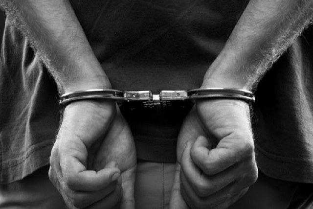 İstanbul merkezli olarak 37 ilde gerçekleştirilen soruşturma sonucunda TikTok platformu üzerinden sanal para ticaretiyle ilgili faaliyetlerde bulundukları tespit edilen şüphelilerin adliyeye sevk işlemi gerçekleştirildi. Toplamda 33 şüpheli tutuklanma talebiyle nöbetçi hakimliğe sevk edildi.