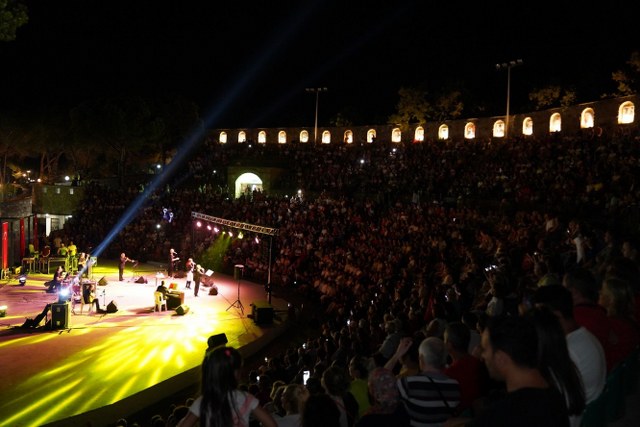 Ayvalık ilçesinde, Ayvalık Uluslararası Müzik Akademisi (AIMA) tarafından 2013 yılından beri organize edilen ve Ayvalık halkını klasik müzik ve cazla buluşturan AIMA Müzik Festivali, zengin bir programla başlıyor.