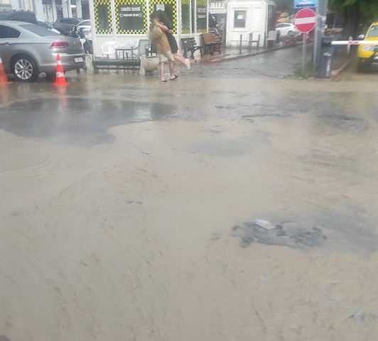 Meteoroloji Genel Müdürlüğü tarafından yapılan uyarılar gerçekleşti. Balıkesir