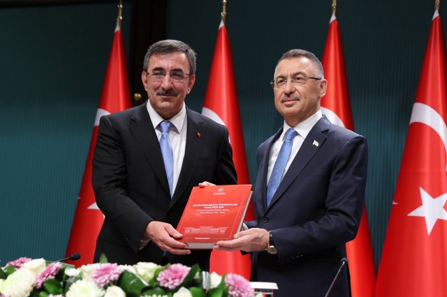 Cevdet Yılmaz, düzenlenen devir teslim töreni ile Cumhurbaşkanlığı Yardımcılığı görevini Fuat Oktay’dan devraldı.