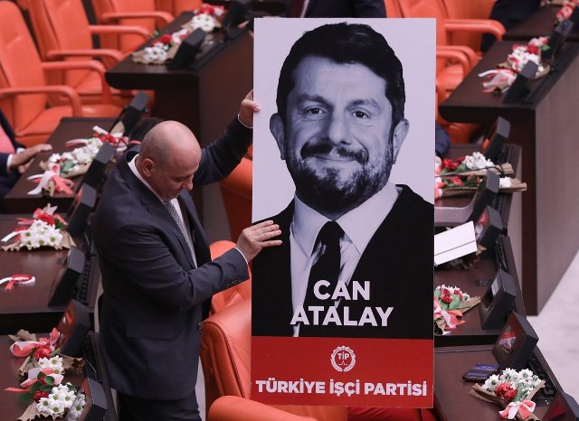 Türkiye İşçi Partisi'nden (TİP) Hatay milletvekili seçilen Gezi davası tutuklusu Can Atalay tahliye edilmesiyle ilgili bir mesaj da Kemal Kılıçdaroğlu'ndan geldi.