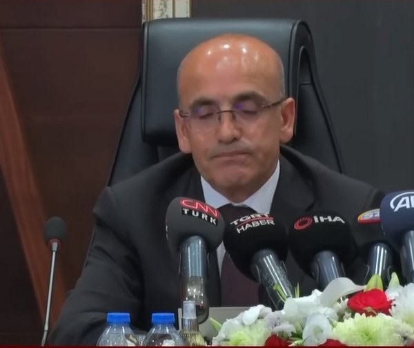 Hazine ve Maliye Bakanı Mehmet Şimşek, sosyal medya hesabından yaptığı duyuru ile vatandaşları uyardı.