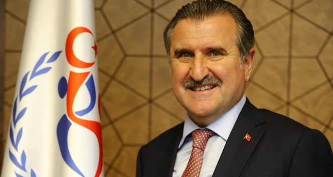 Gençlik ve Spor Bakanı Dr. Osman Aşkın Bak, Almanya'da gerçekleştirilen Dünya Okçuluk Şampiyonası'nda Erkekler Klasik Yay Final mücadelesinde rakibini mağlup ederek Dünya Şampiyonu unvanını kazanan Mete Gazoz'a tebrik mesajı iletti.