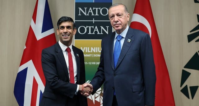 Cumhurbaşkanı Recep Tayyip Erdoğan ile İngiltere Başbakanı Rishi Sunak bir araya geldi.