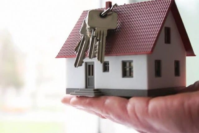 Ticaret Bakanlığı, ikinci el konut piyasasındaki yüksek fiyatları tolere etmeyerek, yüksek fiyatla ilan veren kişiye 349 bin lira ceza kesti.