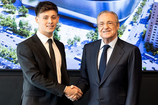 Arda Güler, İspanyol devi Real Madrid'le 6 yıllık sözleşmeyi resmi olarak imzaladı.