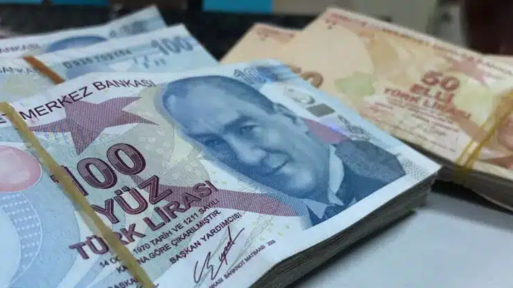 Aile ve Sosyal Hizmetler Bakanı Mahinur Özdemir Göktaş, Türkiye Aile Destek Programı'nın bir yıl daha devam edeceğini duyurarak, program kapsamında hanelere sağlanan destek tutarının 39,3 milyar TL'yi aştığını açıkladı. HESAP