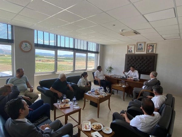 Tıbbi aromatik bitkilerin bölgede önemli bir ekonomik fırsat oluşturacağını belirten Burhaniye Ticaret Odası Başkanı Mustafa Aysel, konuya ilişkin açıklamalarda bulundu.