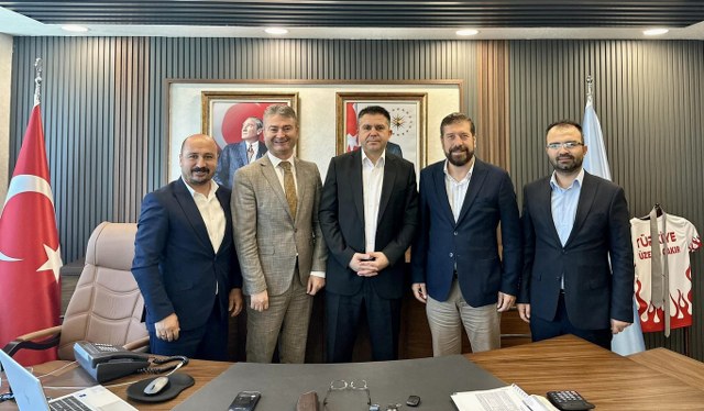 Sındırgı Belediye Başkanı Ekrem Yavaş ve beraberindeki heyet, TBMM