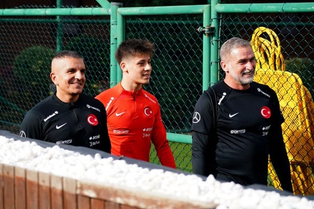 A Milli Futbol Takımı Teknik Direktörü Stefan Kuntz, Alman medyasına yaptığı açıklamada Arda Güler’in Real Madrid’e transferiyle ilgili ilk kez kendi döneminde A Milli Takım’a yükseldiğini belirterek, “Arda'nın olağanüstü bir yeteneği var” ifadelerini kullandı.