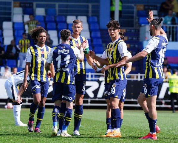Fenerbahçe, yeni sezon hazırlıklarını Rusya