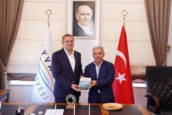 Yunanistan'ın Midilli Adası Ticaret Odası yönetimi, Ayvalık'ta önemli görüşmeler gerçekleştirdi.
