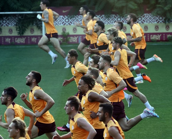 Galatasaray, UEFA Şampiyonlar Ligi 2. Ön Eleme Turu'nda Zalgiris ile oynayacağı maçın hazırlıklarına bugün antrenmanla başladı.