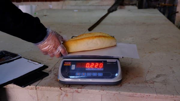 Balıkesir'de ekmek fiyatı 210 gram için 5 TL'den 7.50 TL'ye yükseldi.