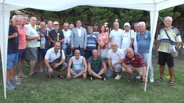 Burhaniye ilçesinde düzenlenen 4. Burhaniye Kitap Fuarı kapsamında gerçekleştirilen Briç Turnuvası sona erdi. Kuzey Ege Bölgesi'nin en yüksek katılımlı Açık İkili Briç müsabakalarına, 120 sporcu katıldı.