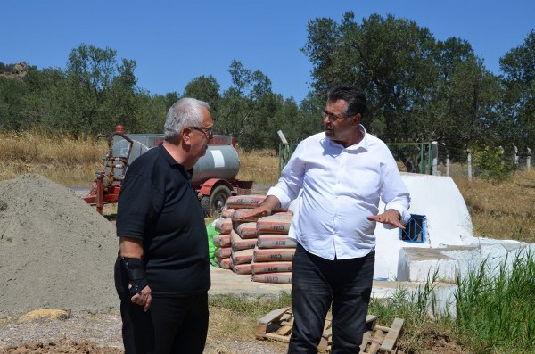 Gömeç Belediyesi, çalışmalarına aralıksız bir şekilde devam ediyor. Kuyualan Mahallesi'nde kilit parke taş çalışmaları hız kesmeden sürerken, doğal gaz çalışmaları nedeniyle bozulan yollar da ekipler tarafından onarılıyor.