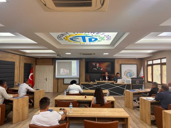 Edremit Ticaret Odası (ETO) Meclis Salonu'nda, termal turizm sektörüyle ilgili önemli bir toplantı düzenlendi.