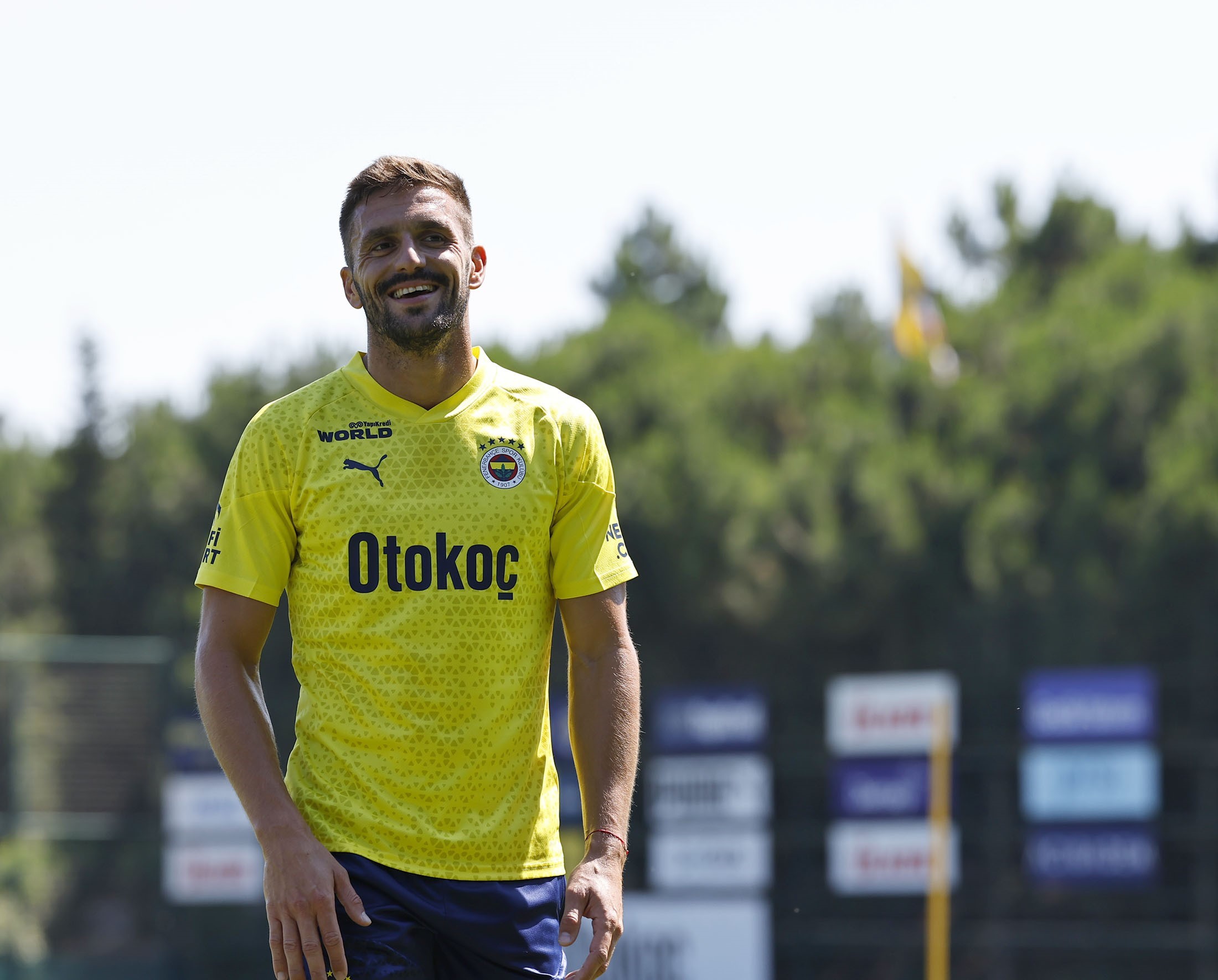 DUSAN TADİC: "FENERBAHÇE, BANA MÜTHİŞ BİR PROJEYLE GELDİ" FENERBAHÇE'NİN YILDIZ OYUNCUSU DUSAN TADİC: "FENERBAHÇE TARAFTARI TUTKULU VE FANATİK" "ORKUN'A "ÇİMİN TADI NASILDI" DİYE