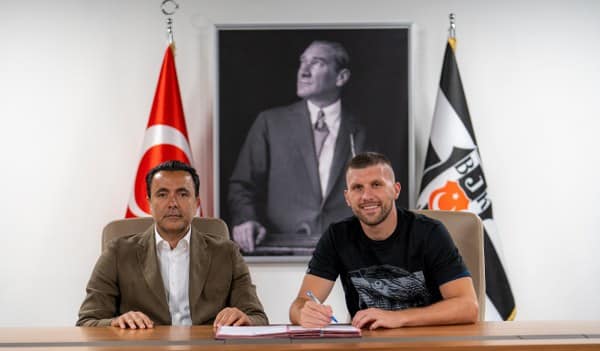 Beşiktaş, transfer ettiği 29 yaşındaki Hırvat futbolcu Ante Rebic'in maliyetini Kamuyu Aydınlatma Platformu'na (KAP) açıkladı.