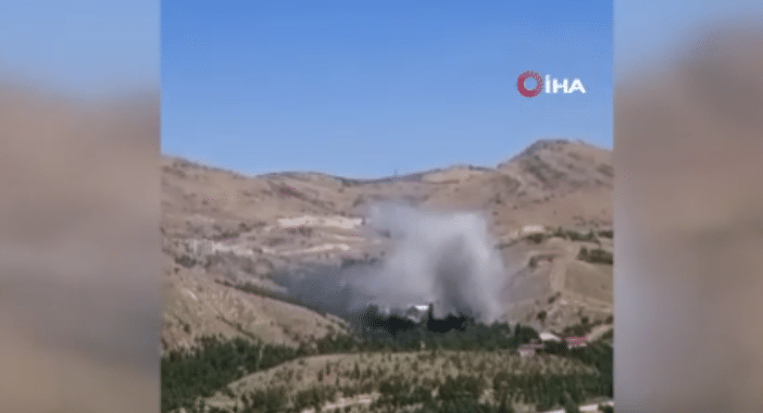 Makine ve Kimya Endüstrisi’nin (MKE)’nin Ankara’da bulunan Kapsül Fabrikası’nda patlama çıktı. Biri ağır 4 yaralının olduğu öğrenildi.