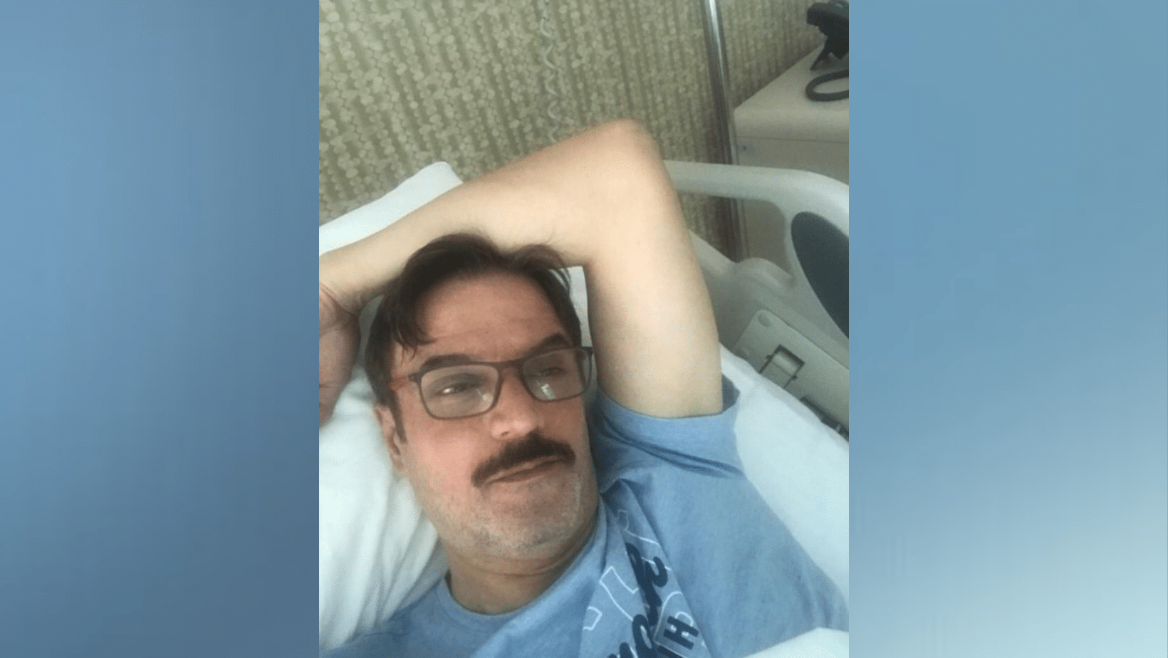 Siroz teşhisi konulan oyuncu Ufuk Özkan, son sağlık durumunu paylaştı. Karaciğer nakline gerek olmadığını belirten Özkan, "Organ nakline gerek kalmadı, ilaçlarla tedaviye devam ediyorum" açıklamasını yaptı.