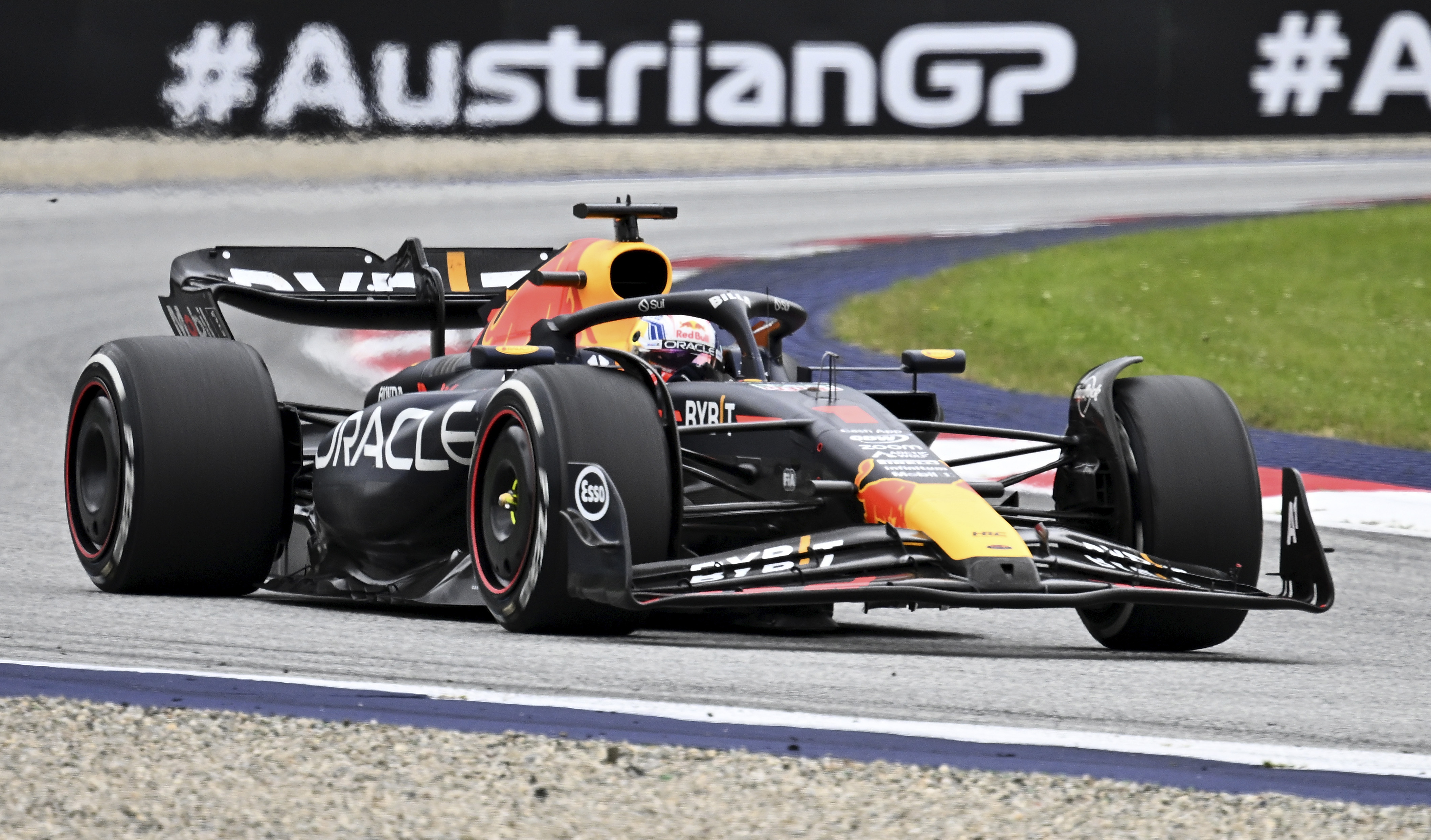 FORMULA 1 HEYECANI İNGİLTERE'DE DEVAM EDİYOR