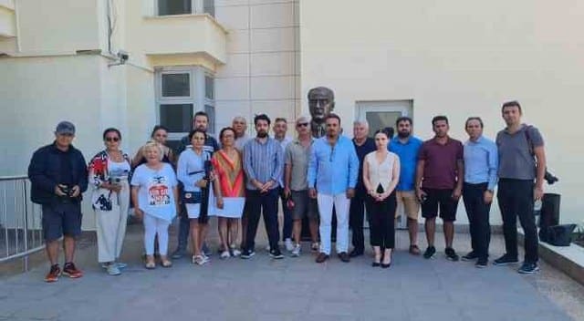 Muğla’nın Bodrum ilçesinde haber takibindeki gazetecileri silahla vurulmakla tehdit edenlere basın mensupları sert tepki gösterdi.