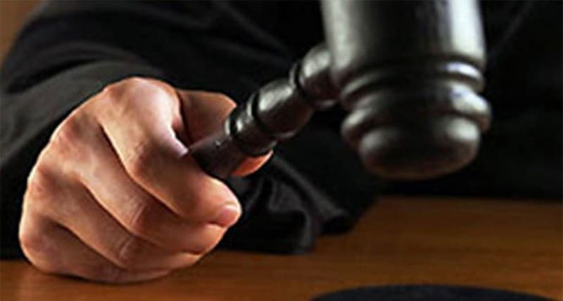 Pandemi döneminde istifa ettirildiğini öne süren işçi, mağdur olduğunu belirterek işe iade davası açtı. Mağdur işçi, İş Mahkemesi'nd grev