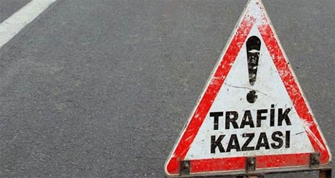 Siirt’te, ehliyetsiz araç kullanan 17 yaşındaki sürücü A.A.’nın çarpması sonucu ağır yaralanan 3 yaşındaki Berçem Demir hayatını kaybetti.