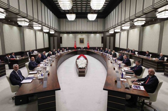 Cumhurbaşkanlığı Kabinesi, Cumhurbaşkanı Recep Tayyip Erdoğan başkanlığında saat 16.30'da toplandı.