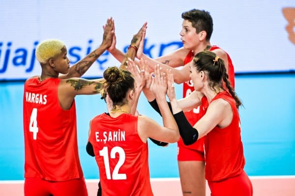 Türkiye A Milli Kadın Voleybol Takımı, ikinci hazırlık maçında Polonya karşısında 3-2'lik skorla galip geldi.