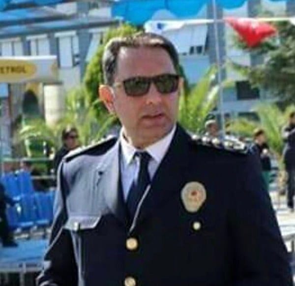 Balıkesir'de daha önce Asayiş Şubesi ve Edremit İlçe Emniyet Müdürlüğü görevlerini üstlenmiş olan Polis Müfettişi Zafer Sönmez, evinde geçirdiği kalp krizi sonucunda hayatını kaybetti.