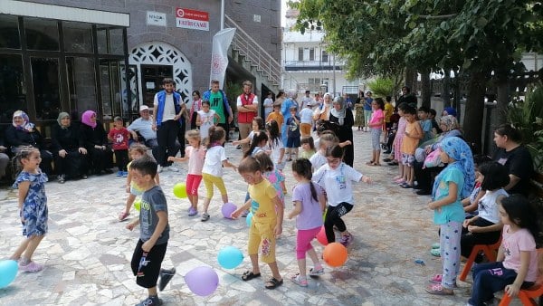 "Yaz Kur'ân Kursları'nda Spor Yapıyorum" adlı proje, Gençlik ve Spor Bakanlığı ile Diyanet İşleri Başkanlığı arasında imzalanan işbirliği anlaşması kapsamında yürütülüyor. Bu proje, Gençlik ve Spor İl Müdürlükleri ile il Müftülükleri iş birliğinde hayata geçiriliyor ve Balıkesir'in merkezi ile tüm ilçelerinde aktif olarak sürdürülüyor.