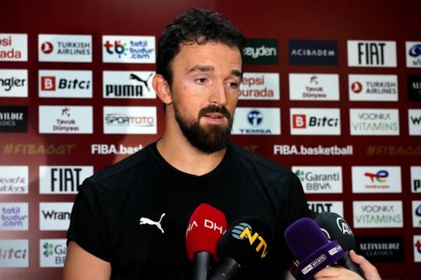Milli basketbolcu Sertaç Şanlı, FIBA Olimpiyat Ön Eleme Turnuvası'nın C Grubu'ndaki ilk maçları öncesinde yaptığı açıklamada, yarın oynayacakları İzlanda maçına dair düşüncelerini paylaştı, “Zor bir turnuva olacak, bunun farkındayız. Tüm oyuncular bunun bilincinde. Hedefimiz belli. İyi hazırlandık” dedi.