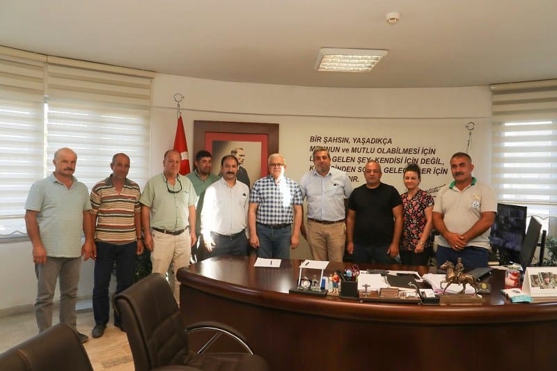 Balıkesir’in Burhaniye Belediye Başkanı Ali Kemal Deveciler, DİSK Genel-İş Sendikasıyla yaptığı görüşmeler sonunda kadrolu belediye personelinin yeni zamlı toplu iş sözleşmesini imzaladı. En düşük maaş 22 bin TL oldu.
