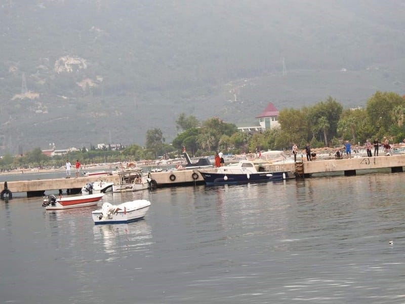 Balıkesir’in Erdek ilçesi Ocaklar Kırsal Mahallesi'nde denize düşen genç hayatını kaybetti.