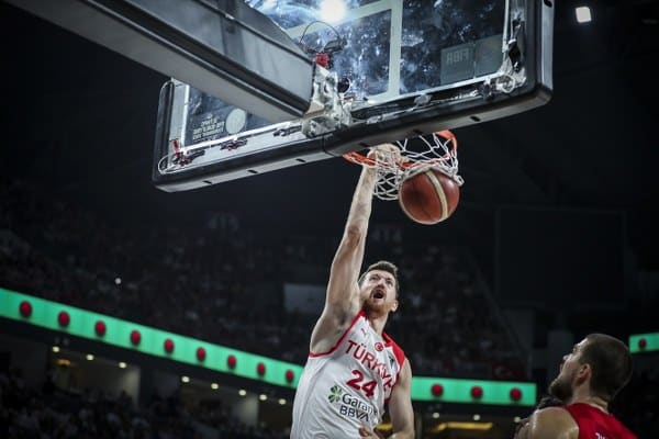 A Milli Erkek Basketbol Takımı, FIBA Olimpiyat Ön Eleme Turnuvası'nın final karşılaşmasında Hırvatistan'a 84-71'lik skorla mağlup olarak, FIBA Olimpiyat Elemeleri'ne katılma şansını elde edemedi.