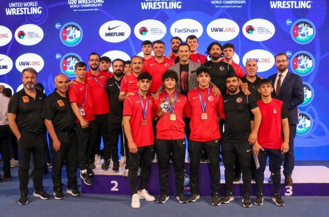 Milli sporcular Ürdün’ün başkenti Amman’da 14-20 Ağustos tarihleri arasında düzenlenen U20 Dünya Güreş Şampiyonası'ndan, 1 altın, 1