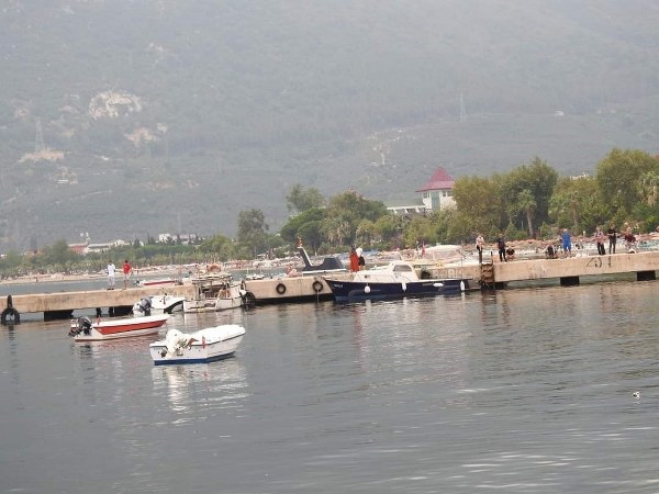 Balıkesir'in Erdek ilçesine bağlı Ocaklar Kırsal Mahallesi'nde, suya düşen genç boğularak yaşamını yitirmişti, yapılan inceleme sonucunda olayın cinayet olduğu belirlendi.