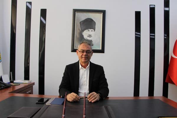 Bandırma Ticaret Borsası'nda bu yılın ilk ayçiçeği ürünü satıldı. İlk ürün olmasının özel bir anlam taşıması nedeniyle sembolik bir satış gerçekleştirildi ve bu ilk ürün satışı elektronik platform üzerinden gerçekleştirildi.
