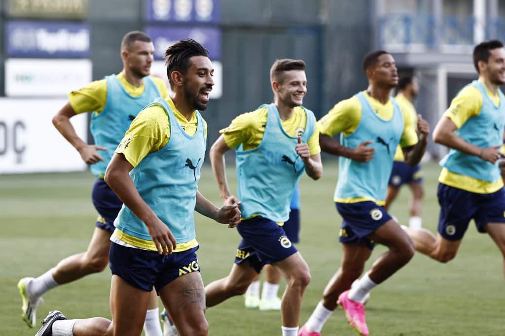 Fenerbahçe, Slovenya ekibi Maribor’u ağırlayacağı UEFA Avrupa Konferans Ligi 3. Ön Eleme Turu ilk maçının hazırlıklarını günün ikinci antrenmanıyla sürdürdü.