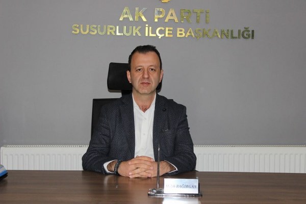 Susurluk İlçe Başkanı Melih Bağırgan, Belediye Başkan Adayı olabilmek amacıyla İlçe Başkanlığı görevinden istifa ettiğini duyurdu. Susurluk İlçe Başkanlığında ise boşalan koltuğa geçici süreliğine Mesut Akgün vekâlet edecek.