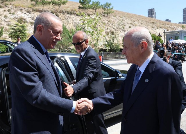 Cumhurbaşkanı Recep Tayyip Erdoğan ile MHP Genel Başkanı Devlet Bahçeli görüşme gerçekleştirdi.