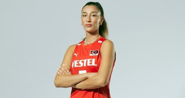 A Milli Kadın Voleybol Takımı'nın önemli isimlerinden Hande Baladın, Avrupa Şampiyonası çeyrek finalinde karşılaşacakları Polonya'ya yenecek güce sahip olduklarını ifade etti.