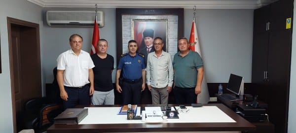 Bandırma Ticaret Borsası Yönetim Kurulu, yeni Emniyet Müdürü Mesut Demirtaş’ı makamında ziyaret ederek, başarılar diledi.