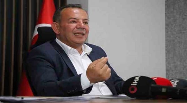 Cumhuriyet Halk Partisi'nden çıkarılan Bolu Belediye Başkanı Tanju Özcan, bağımsız olarak siyasi kariyerine devam etme kararını kamuoyuna duyurdu. Başkan Özcan, "Seçim kazanmam için bir siyasi partinin adayı olmam gerekmiyor" dedi.
