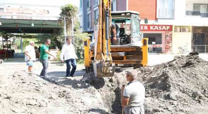 Edremit Belediyesi, Altınkum Mahallesi’ndeki alt yapı çalışmalarına hız verdi. Başkan Selman Hasan Arslan çalışmaları yerinde inceledi.